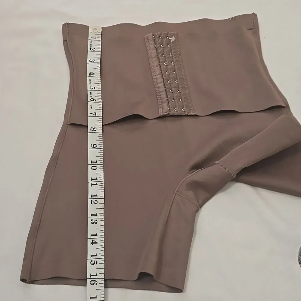 Under Where? intimates Scuba Shorts with Control Belt L